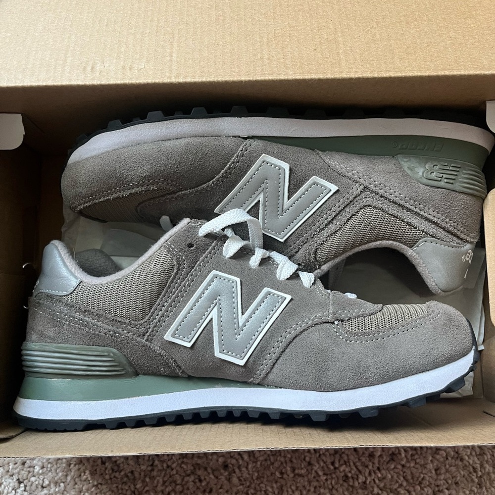 Women’s New Balance 574